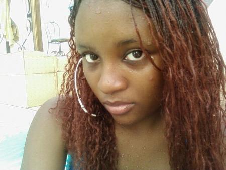aicha cette fille elle se prend pou une star